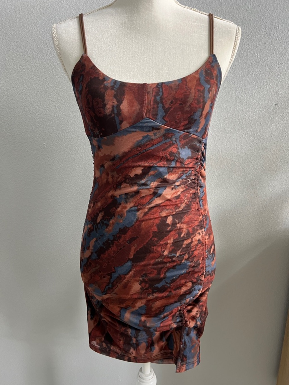 Sky To Moon Ruched Bodycon Mini Dress Rust Blue Abstract Print Size M